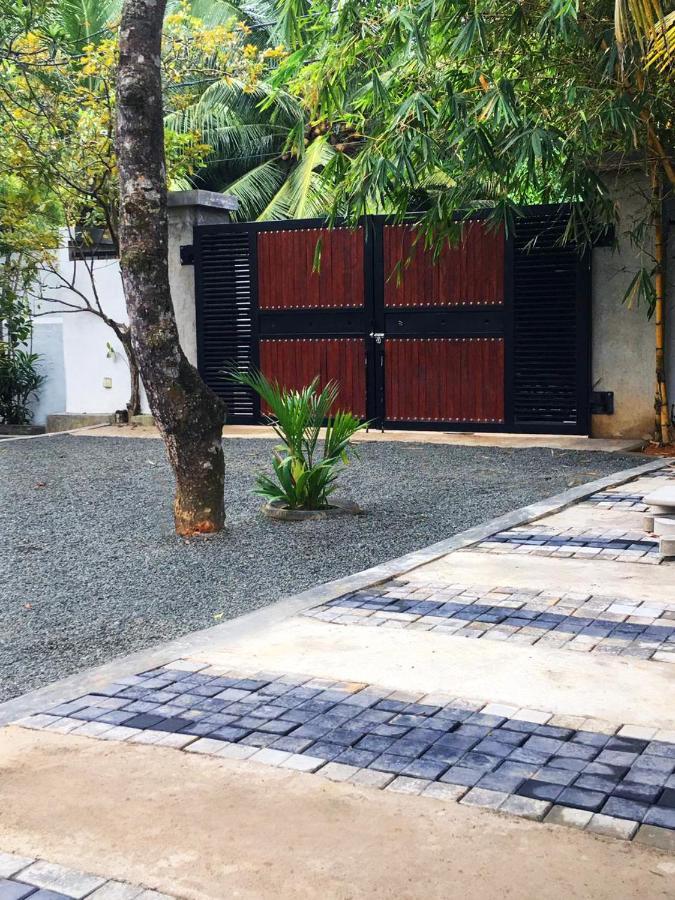 אונה ואטונה Triple Edge Villa מראה חיצוני תמונה
