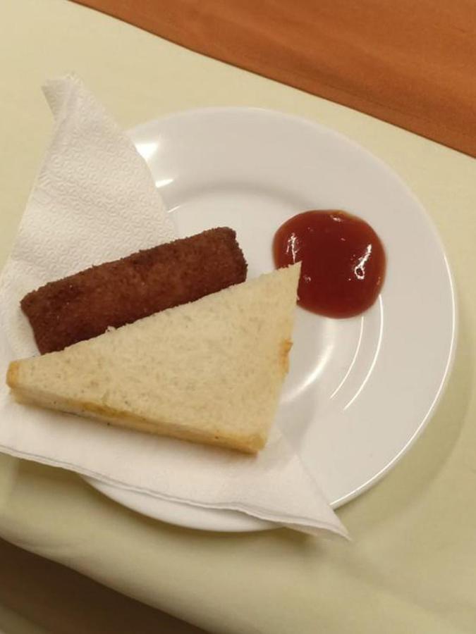אונה ואטונה Triple Edge Villa מראה חיצוני תמונה